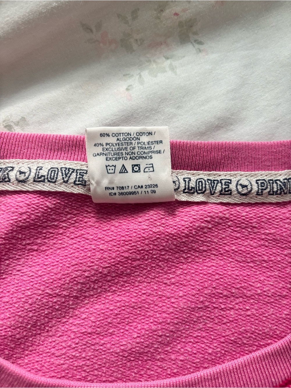 2000s PINK sweater - Picture 7 of 9